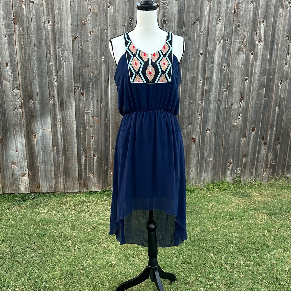 Chic Navy High-Low Dress with Embroidered Bodice EUC